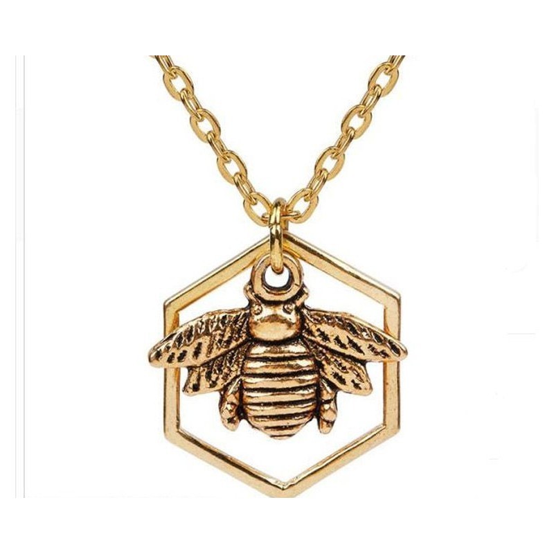 Collar de acero inoxidable para mujer con colgante detallado en forma de abeja reina con acabado pulido.