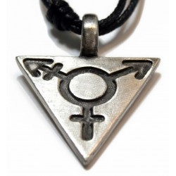 Collar de plata envejecida con colgante circular grabado con el símbolo del orgullo Gay Pride.