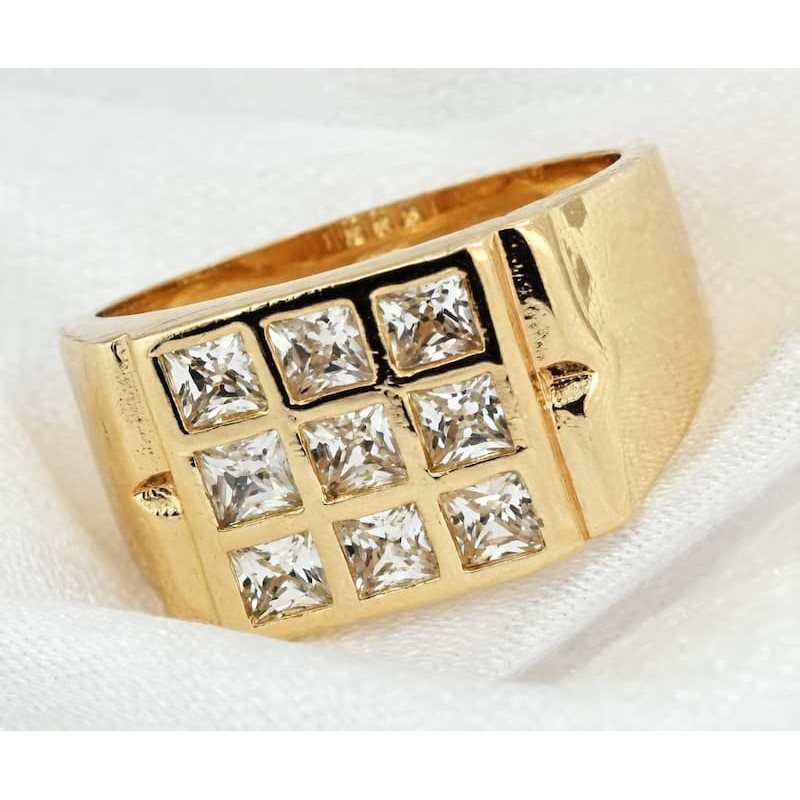 Anillo chapado en oro con piedras cristal