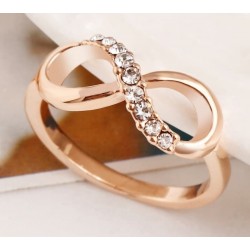 Anillo de acero inoxidable con el símbolo del infinito