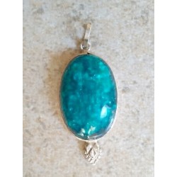Colgante de acero chapado en plata con piedra azul