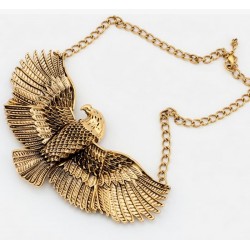 Gargantilla unisex con colgante de águila dorada