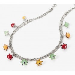 collar con colgantes flores