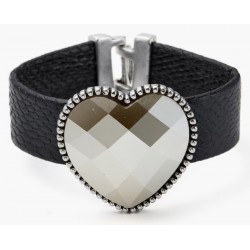 Brazalete símil cuero con corazón
