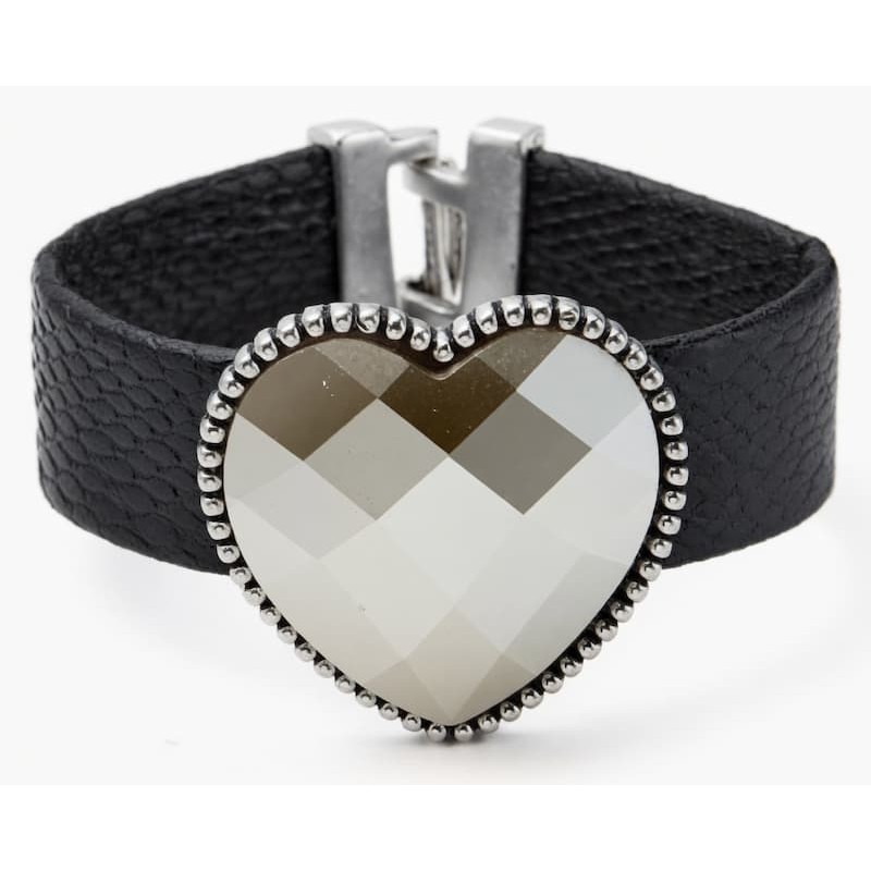Brazalete símil cuero con corazón