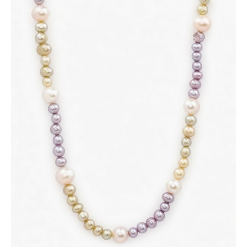Collar de perlas de color blanca y púrpura