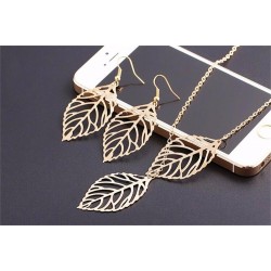 Conjunto de collar y pendientes Hojas Doradas