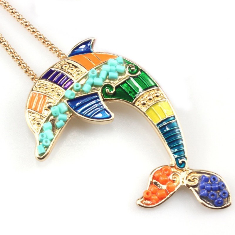 Collar chapado con delfín de colores