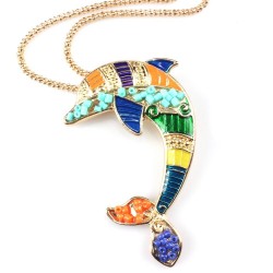 Collar chapado con delfín de colores