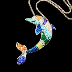 Collar chapado con delfín de colores