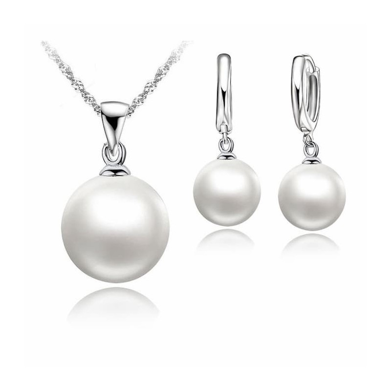 Set de collar y pendientes de perlas